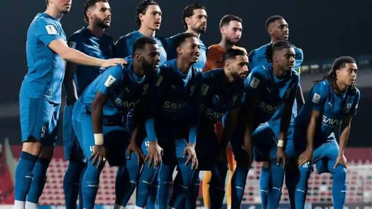 صدام الهلال والاتفاق.. موعد الانطلاق والقنوات الناقلة لموقعة الدوري السعودي ترقباً للنتيجة